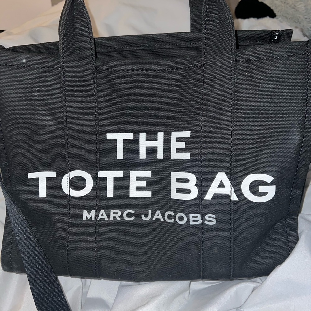 black marc jacob’s tote